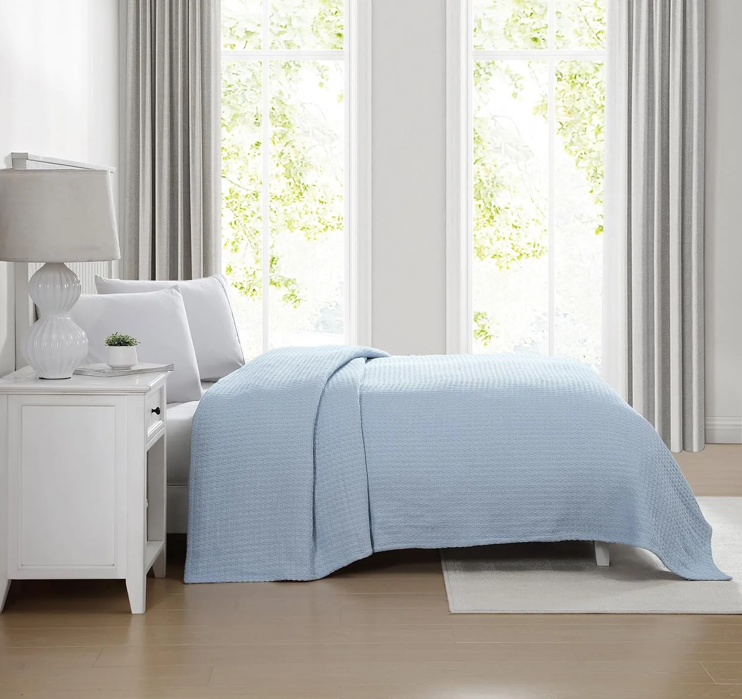 Beatrice Home Fashions Grand Hotel Lightweight All-Natural 100% Cotton Waffle Weave Blanket, Full/Queen, Pearl Blue