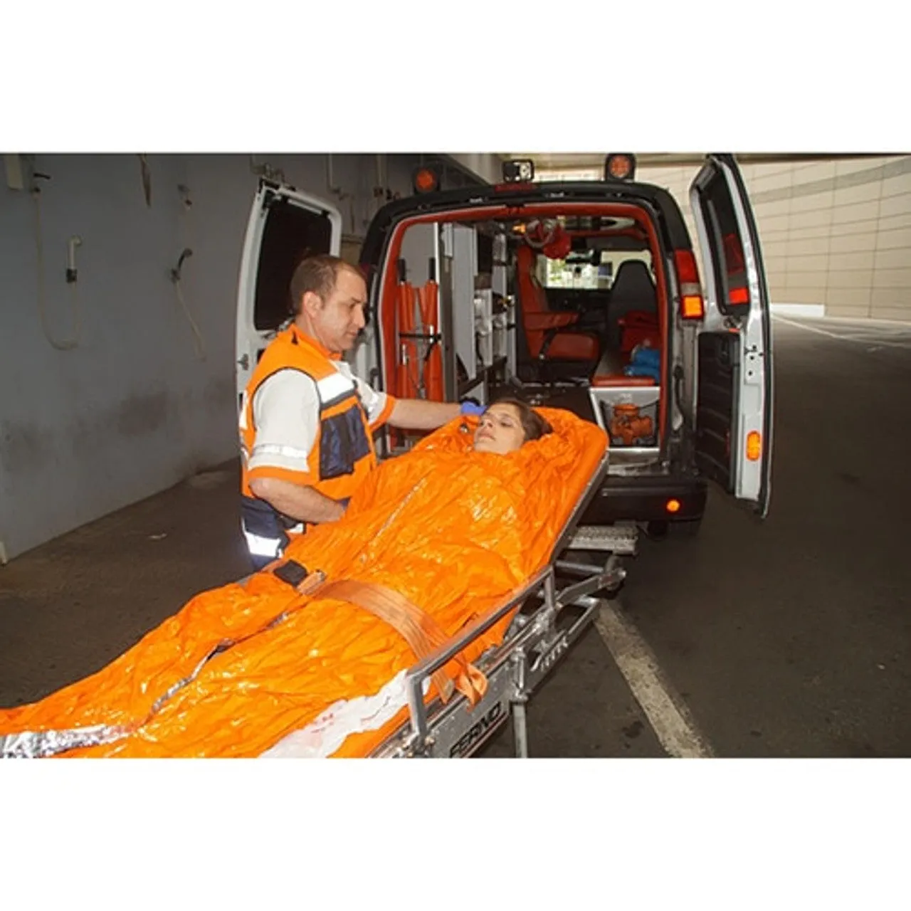 Blizzard EMS Blanket Flat Packed (Orange)
