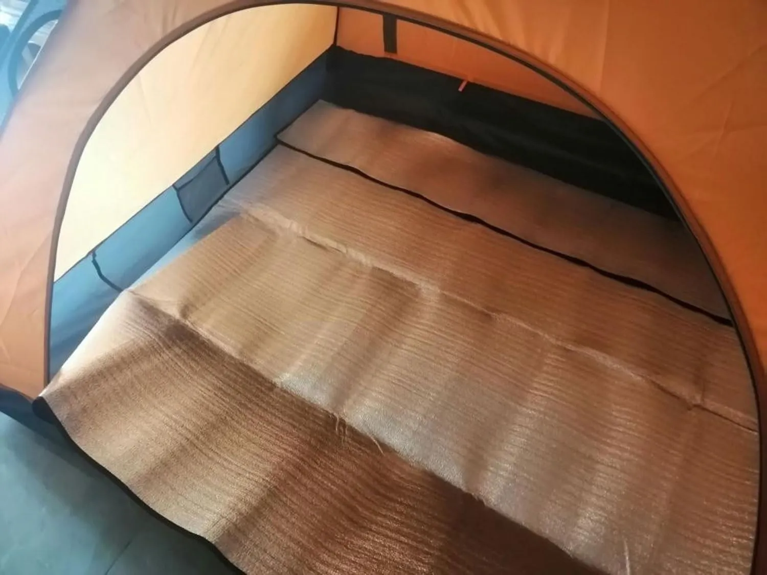 Camping Mat Foam Foil Blanket for Camping Foam Pad Insulating Foil Mat Sleeping Tent Pad Thermal Aluminum Camping mat for Reflecting Heat with Carrying Bag