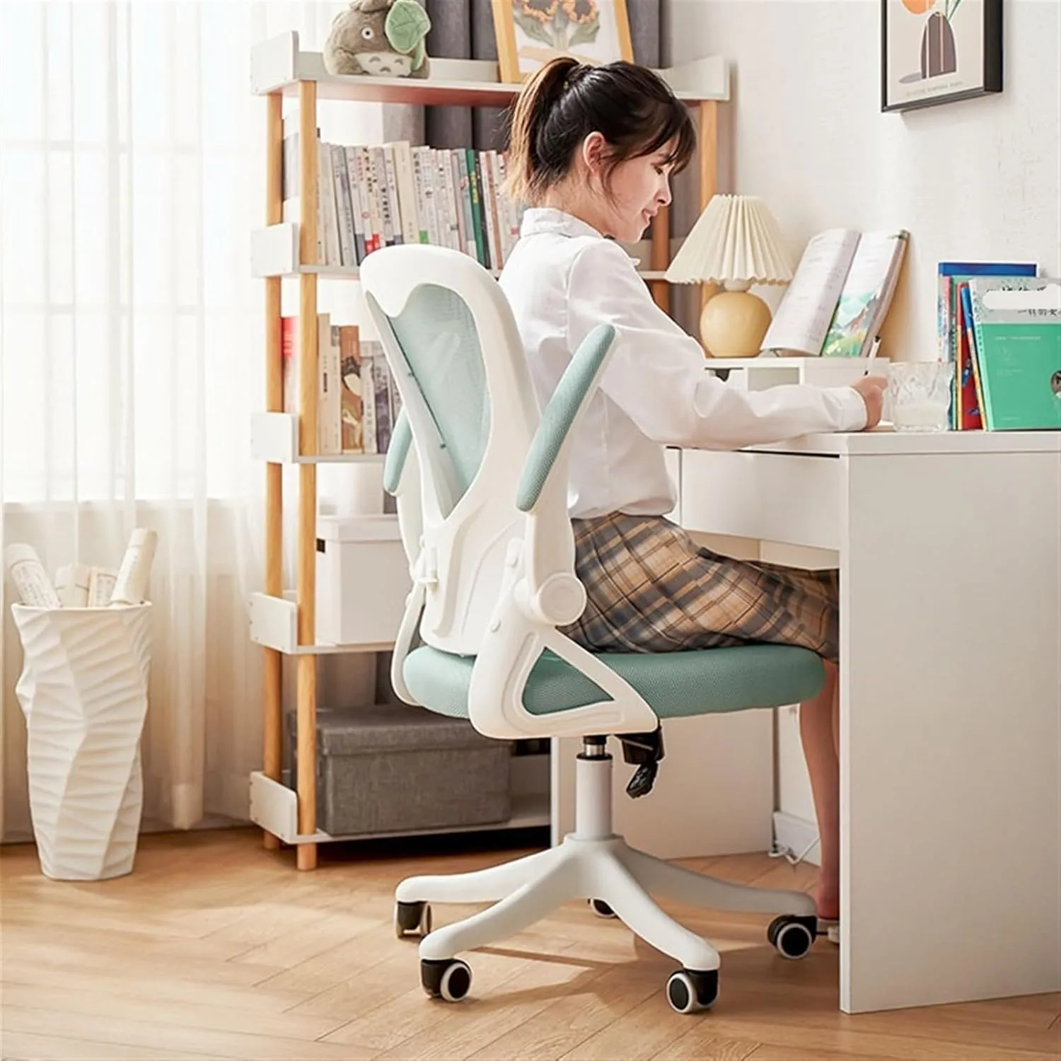 Classic Office Chair Adjustable Lumbar Support and Armrests High Back Ergonomic Office Chair Hickened Cushion Desk Chairs Desk Task Chair(Black)