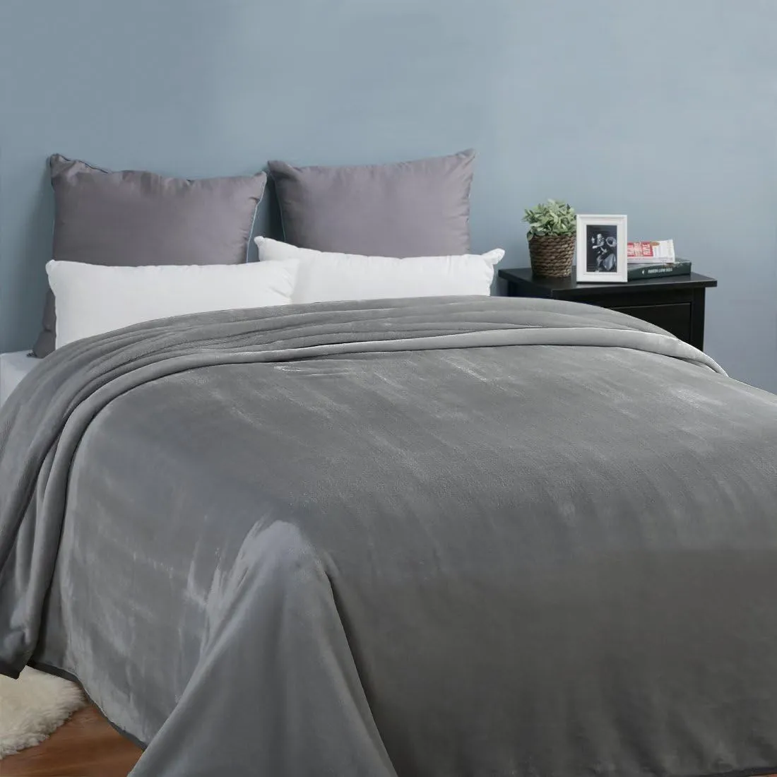 EASELAND Soft Queen Size Blanket All Season Warm Fuzzy Microplush Lightweight Thermal Fleece Blankets for Couch Bed Sofa,90x90 Inches,Gray