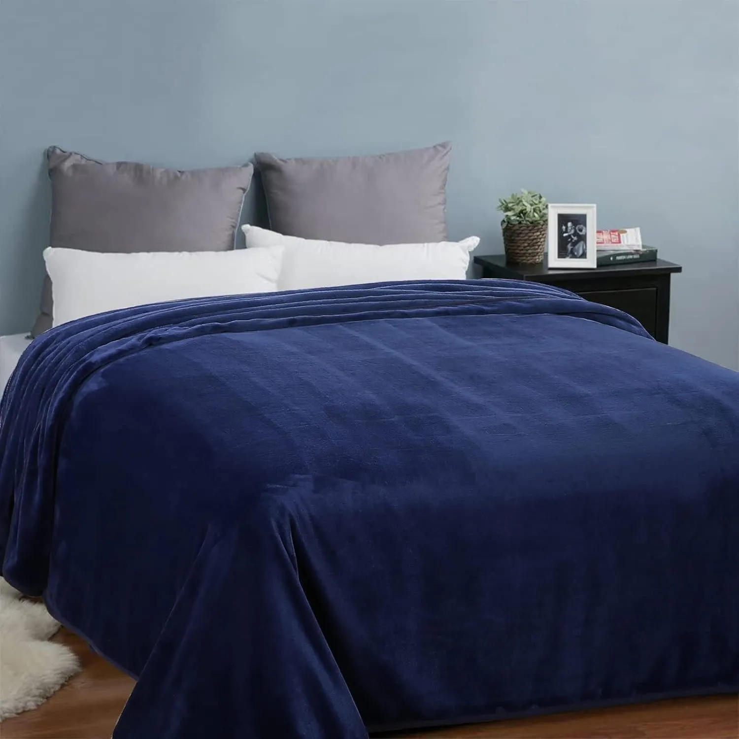 EASELAND Soft Queen Size Blanket Warm Fuzzy Microplush Lightweight Thermal Fleece Blankets for Couch Bed Sofa,90x90 Inches,Dark Blue