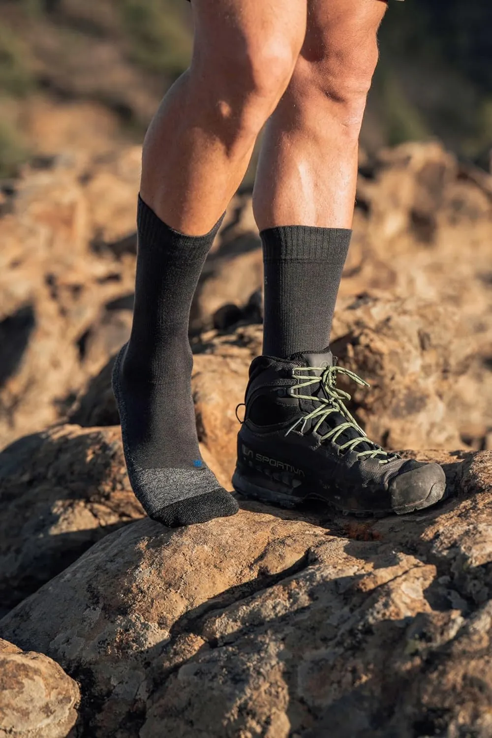 FALKE Men's TK2 Explore Cool Hiking Socks, Medium Padding, 1 Pair