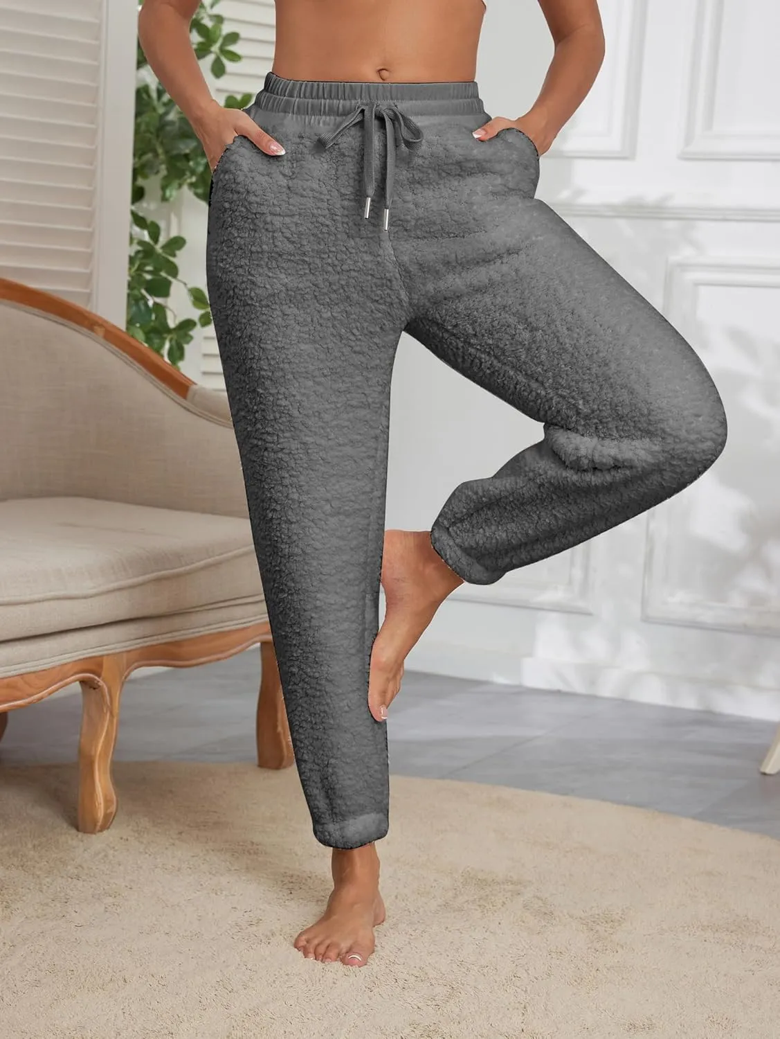 Famulily Womens Winter Sherpa Fleece Sweatpants Drawstring Waist Joggers Pants Thick Thermal Trousers with Pockets