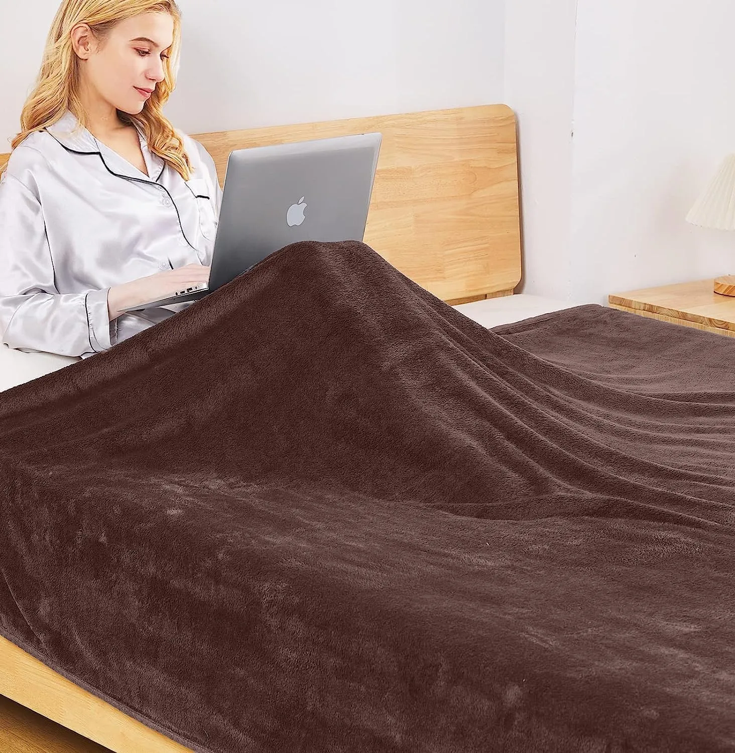 Fleece Blanket Queen Size 350GSM Lightweight Throw for The Bed Extra Soft Brush Fabric Super Warm Sofa Blanket 90" x 90"(Brown Queen)