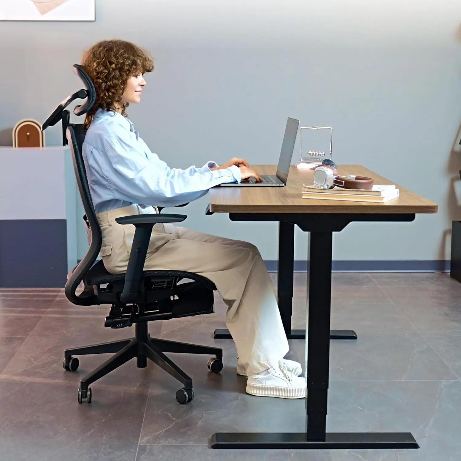 FLEXISPOT Ergonomic Office Chair, Mesh Swivel Computer Chair, Home Office Desk Chairs, with 4D Headrest/Lumbar Support/23in Retractable Footrest/500LBS Heavy Duty Black OC3