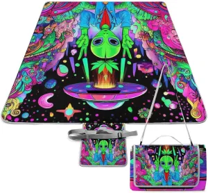 Foldable Trippy Alien UFO Art Picnic Mat for Women and Men, Portable Waterproof Beach Blanket for Outdoor Camping Park Travel Accessories