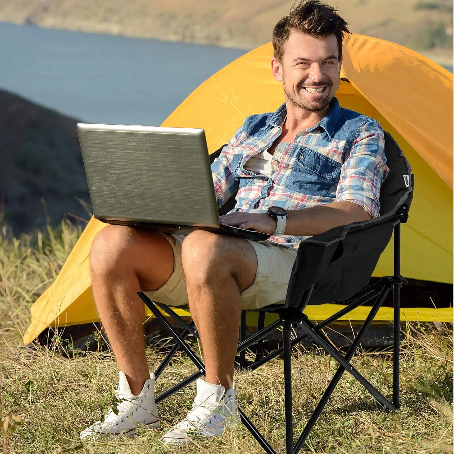 Giantex Portable Camping Chair, Moon Saucer Chair, Outdoor Folding Chair with Soft Padded Seat, Lawn Chair with Cup Holder and Carry Bag, Black