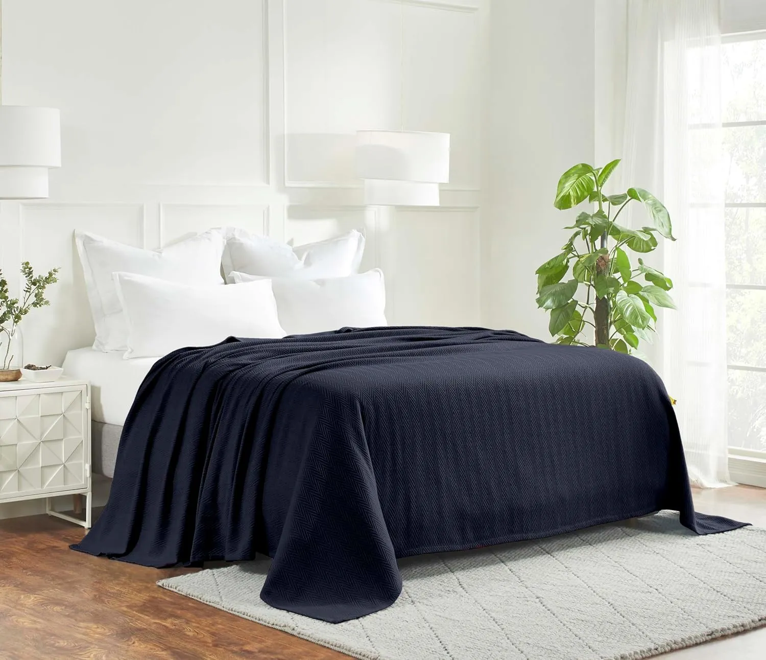 Hroo Collection Premium Thermal Blanket - All-Season Reversible Herringbone, Ultra-Soft and Warm, 100% Cotton, King, 108" x 90", Navy Blue