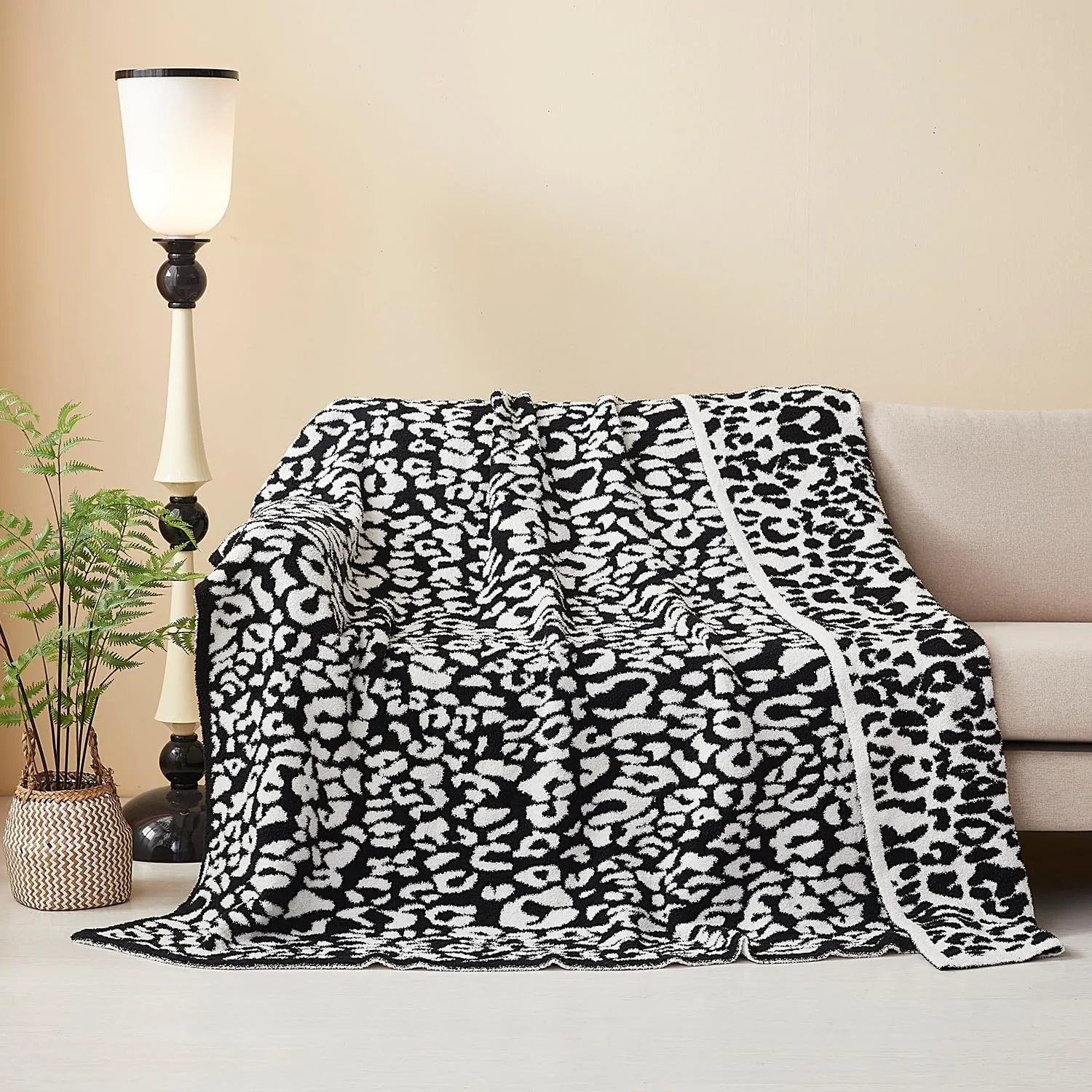 MH MYLUNE HOME Ultra Soft Leopard Throw Blanket (50x60 inches) Microfiber Blanket Plush Warm Reversible Cheetah Blanket Leopard Pattern Throw for Couch Bed Sofa - Black and White, 50"x60"