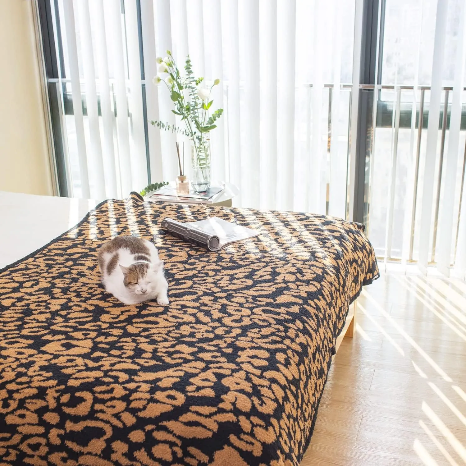 MH MYLUNE HOME Ultra Soft Leopard Throw Blanket (50x60 inches) Microfiber Blankets Plush Warm Reversible Cheetah Blanket Leopard Pattern Throw for Couch Bed Sofa - Brown, 50"x60"