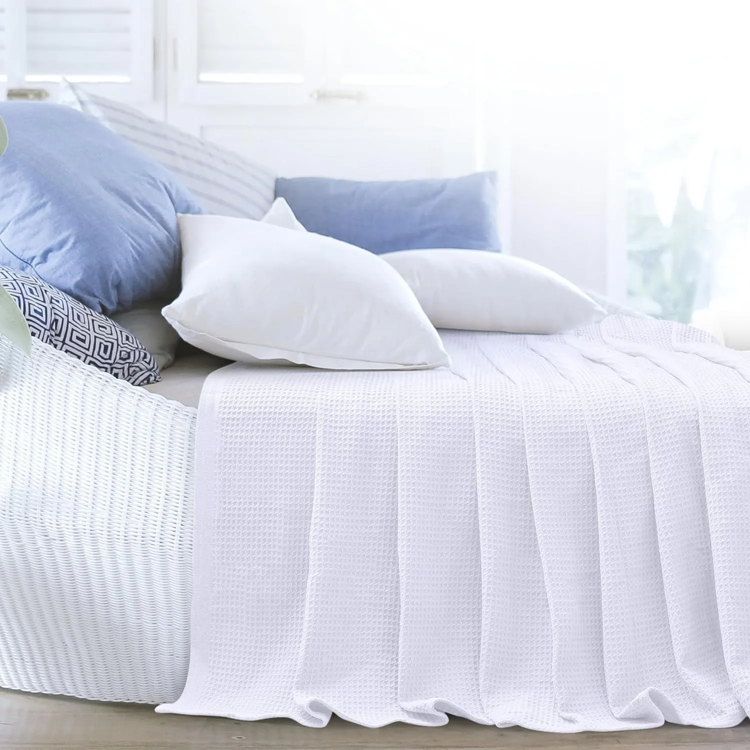 NesteriaHome 100% Cotton Blanket Waffle Weave White 405 GSM 90x108 Inches Soft Thermal Blanket King Size Lightweight, Breathable & Durable Summer Throw Blanket for Bed, Couches and Living Room
