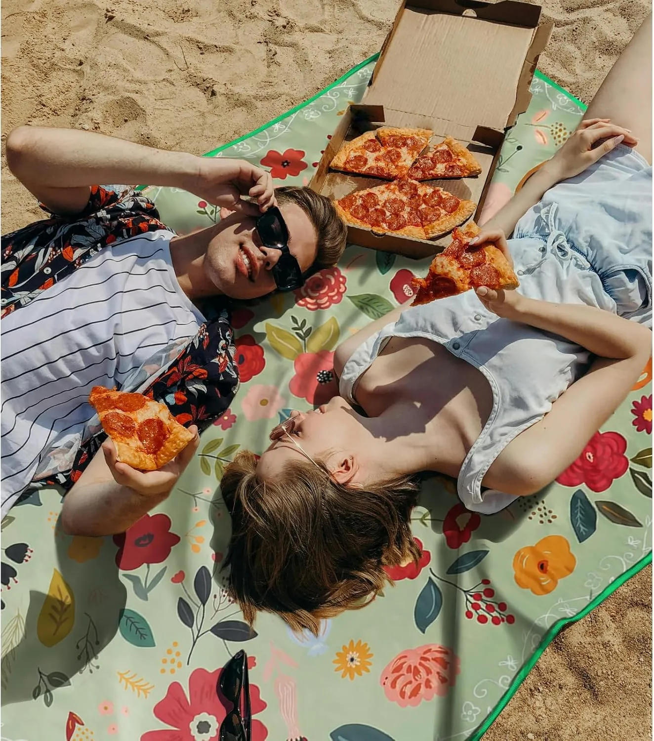 Picnic Blankets Boho Waterproof Sandproof Picnic Beach Blanket Foldable Portable Travel Large Boho Flower Camping Blanket for Outdoor Beaches,Parks,Hiking- 80" X 60"