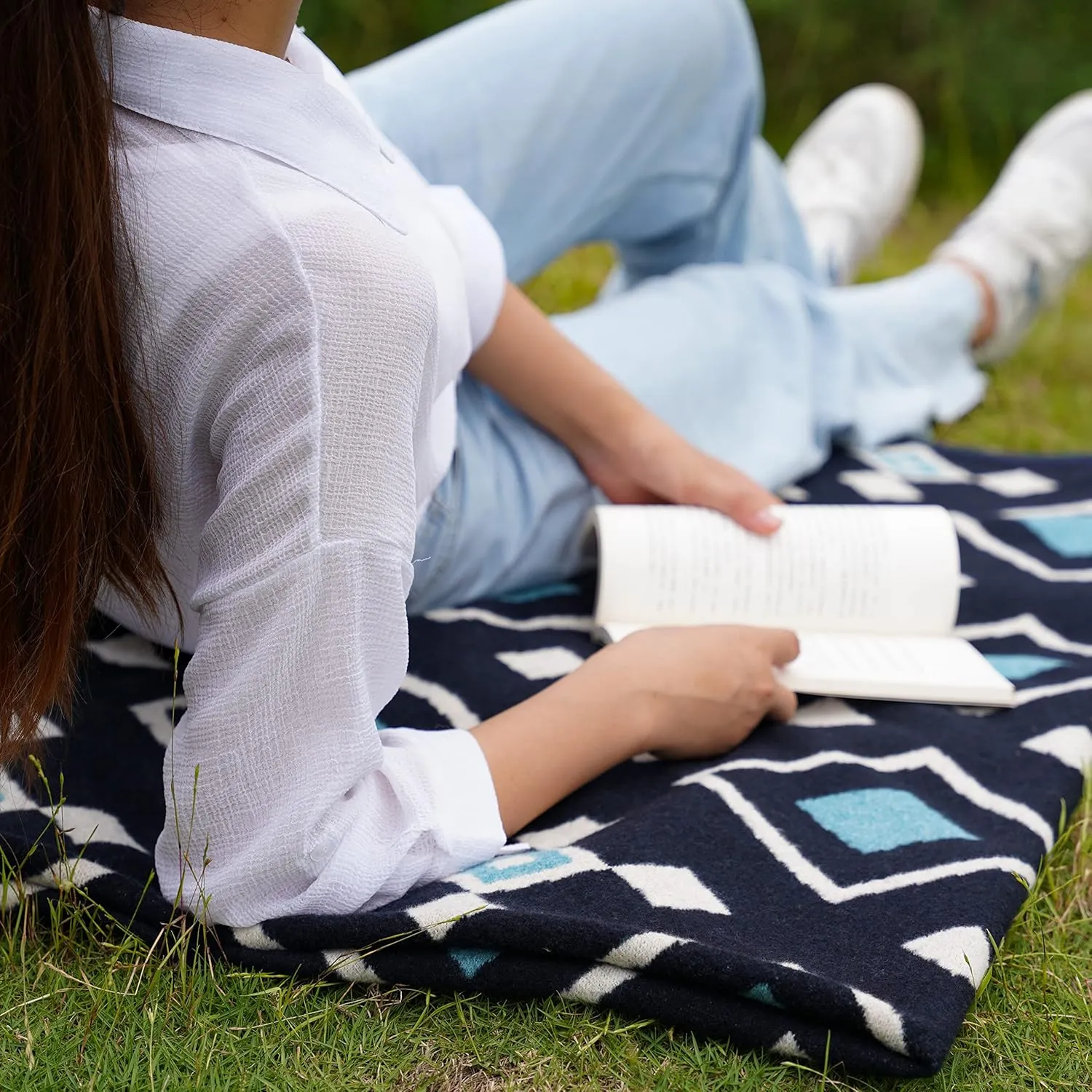 PuTian Merino Wool Blanket - 87" x 63" Thick Warm Soft Large Bed Throw - Great for Camping, Outdoors, Travel, Car, Couch, All Seasons, Blue Check