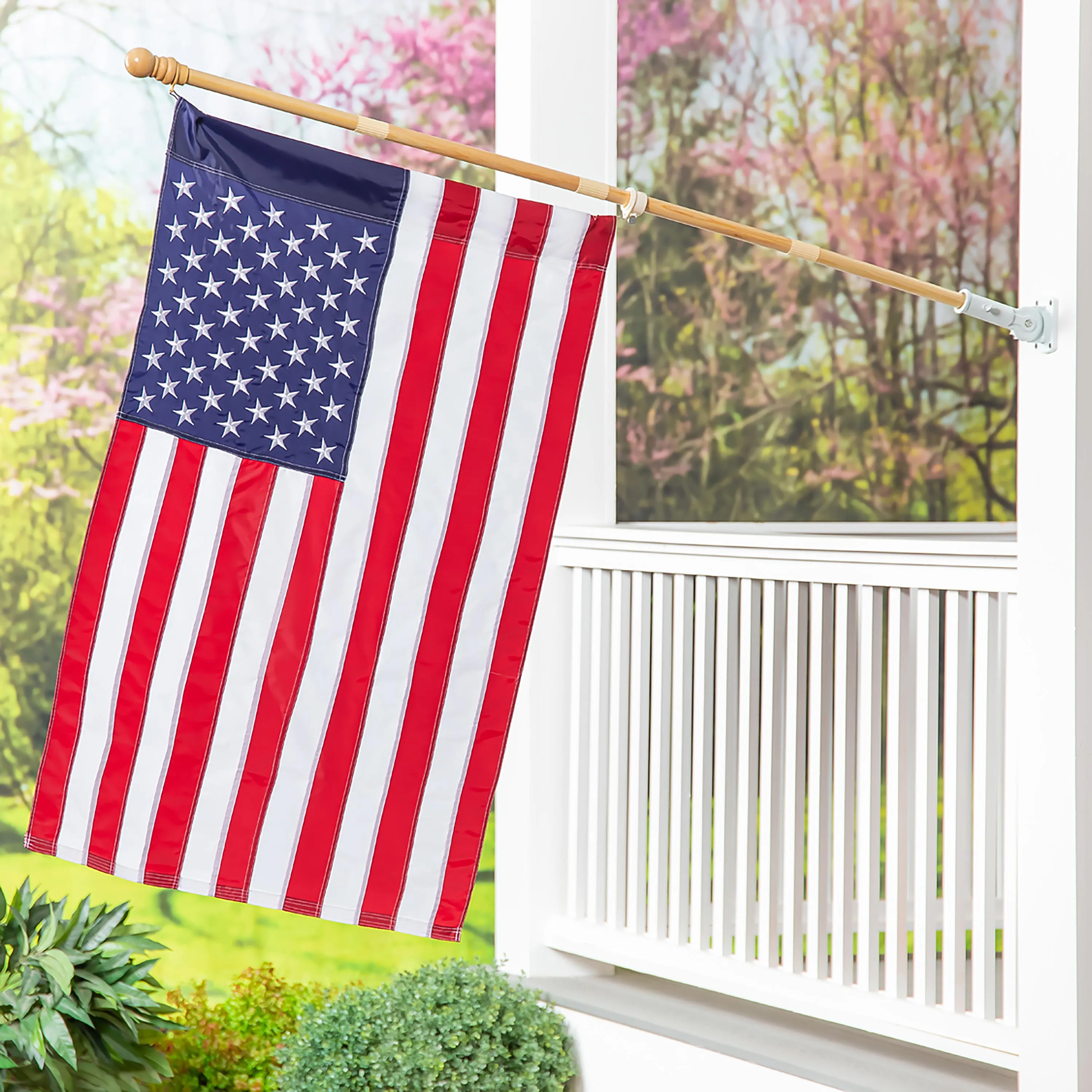 Risk-free returns Pole with Robust Wooden Flag 4KD American Flag